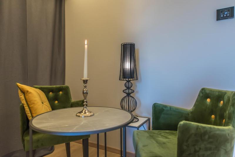 Deluxe Double or Twin Room with Sea View image 4