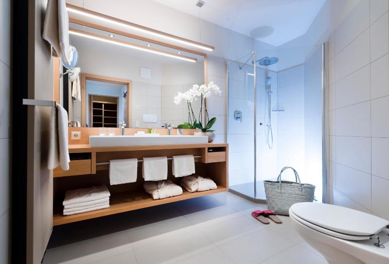 Superior Double Room image 3