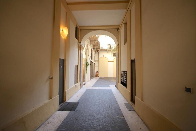 Superior One-Bedroom Apartment - Via Abramo Massalongo 5 image 3