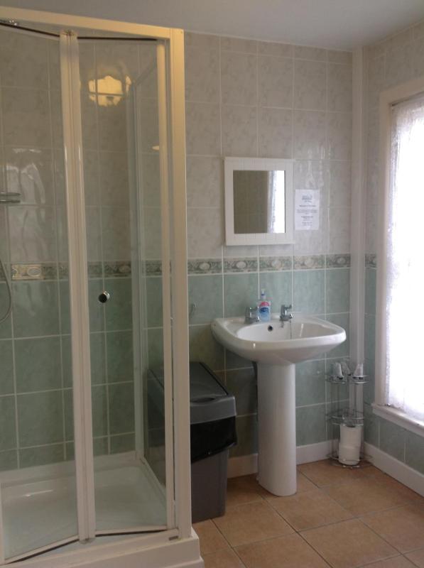Triple Room with Private Bathroom image 2