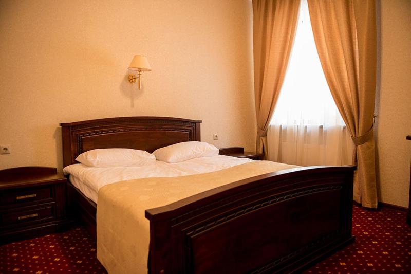 Deluxe Suite image 1