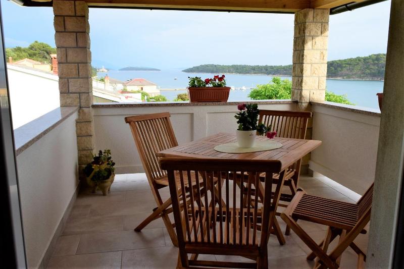 Apartment with Terrace and Sea View image 2