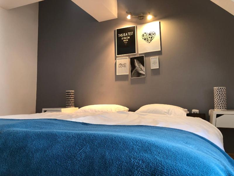 One-Bedroom Apartment image 1