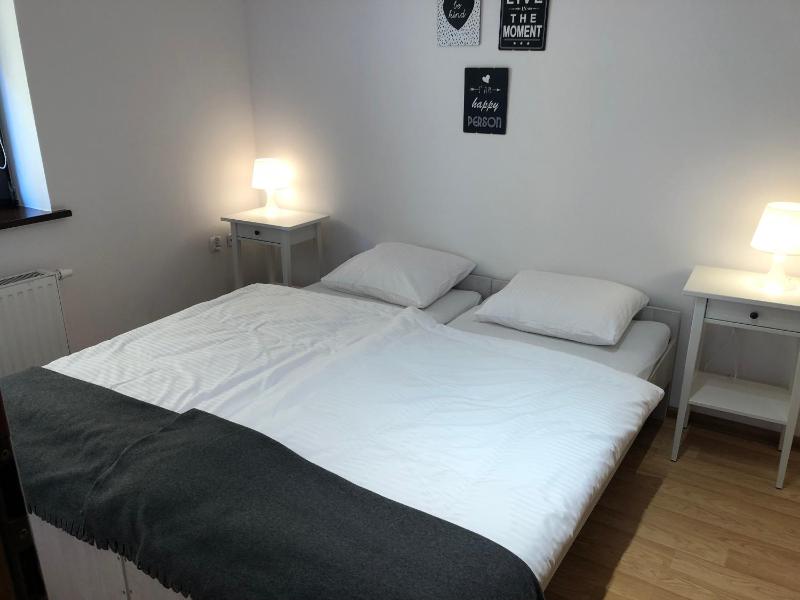 One-Bedroom Apartment image 4