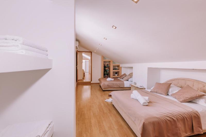 One-Bedroom Apartment with Terrace image 3