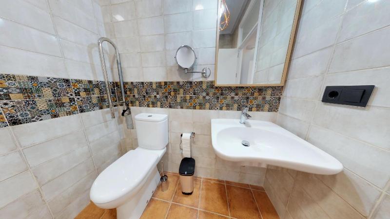 Double or Twin Room image 2