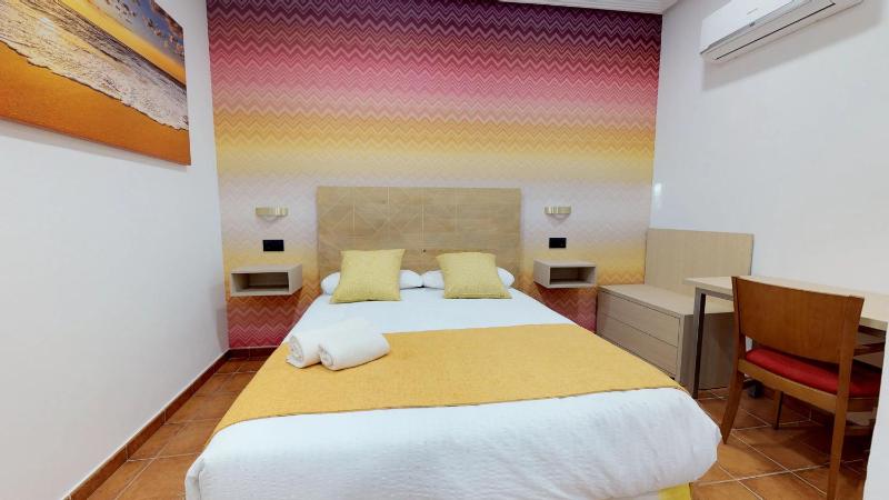 Double or Twin Room image 3