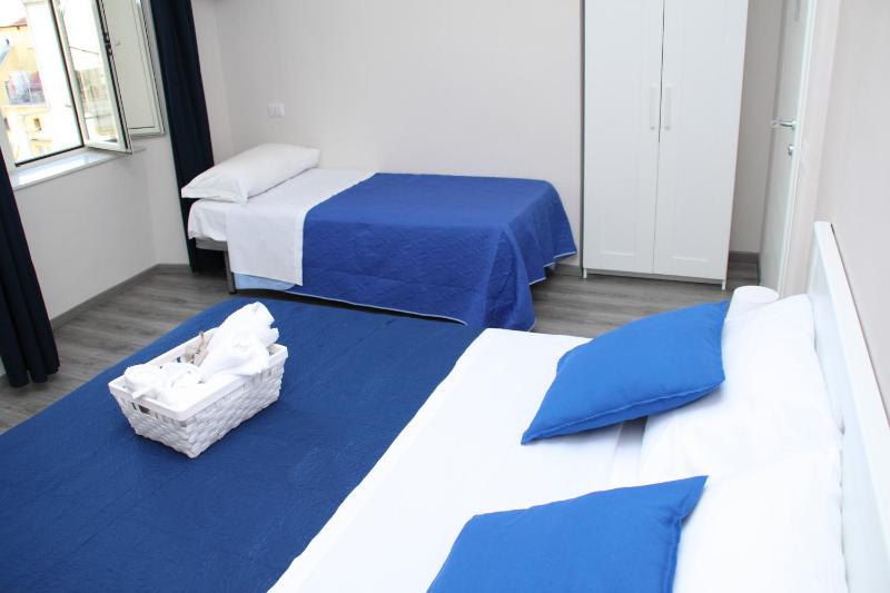 Triple Room with Private Bathroom image 4