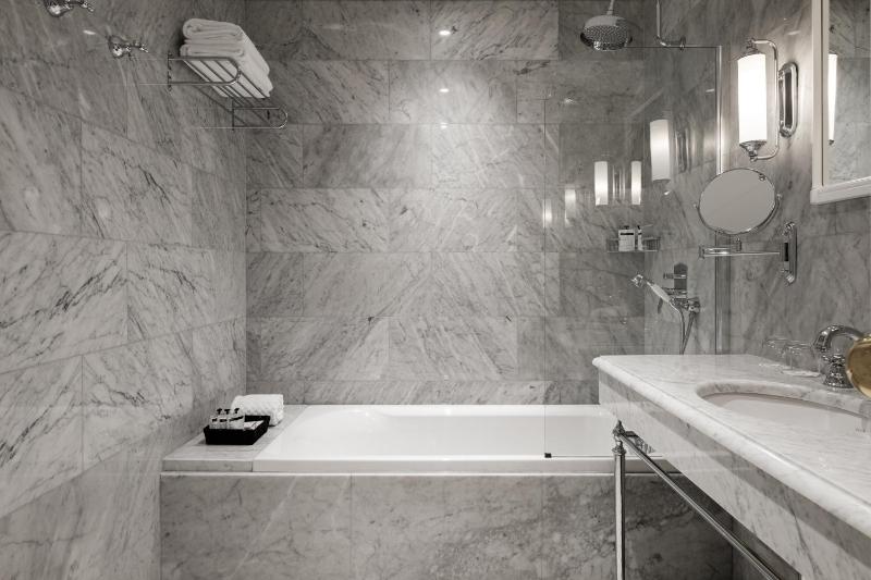 Two Bedroom Deluxe SUite image 3