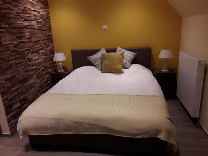 Deluxe King Room image 2