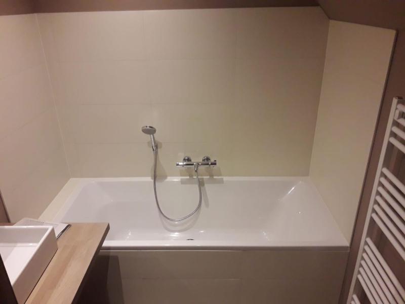 Deluxe Double Room with Bath image 2