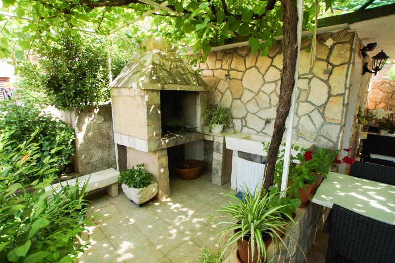 Three-Bedroom Apartment with Balcony image 2