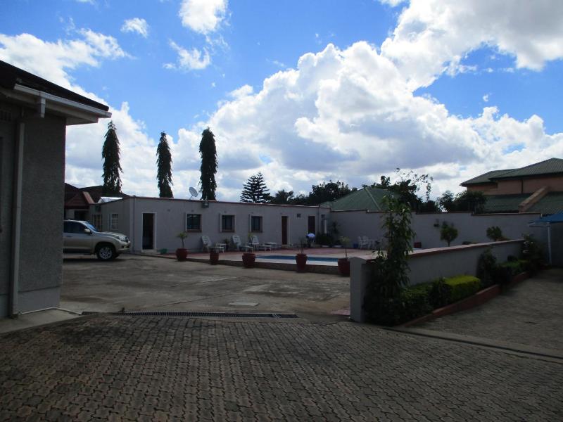 Avon Apartments - image 8