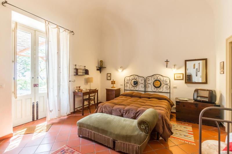 Triple Room with Garden View image 1