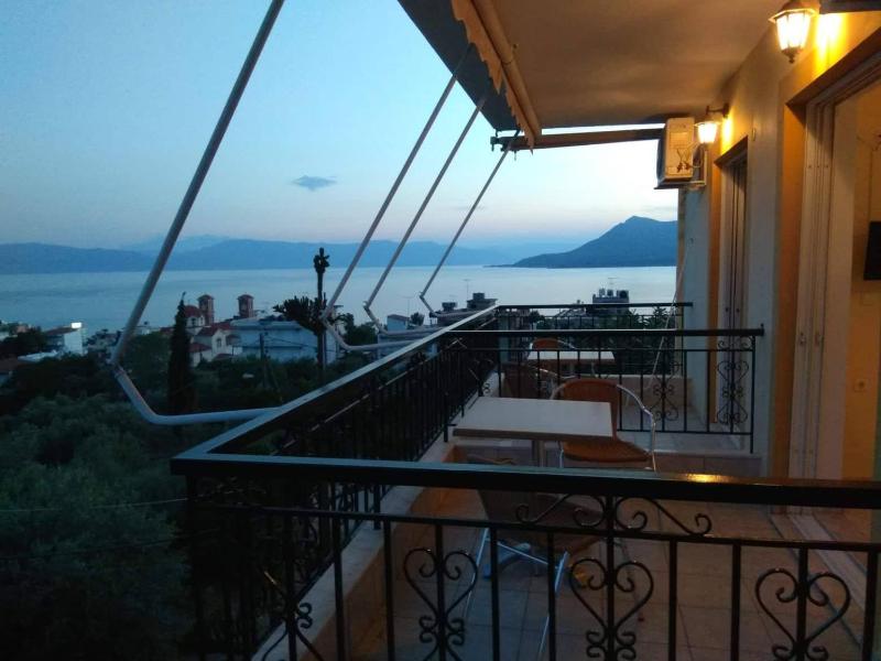 Apartment with Sea View image 3