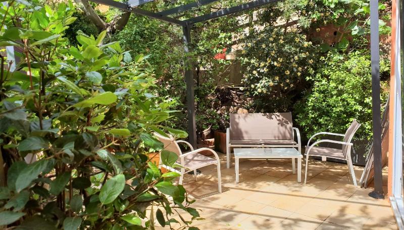 Comfort Double Room with Spa Bath and Garden View image 4