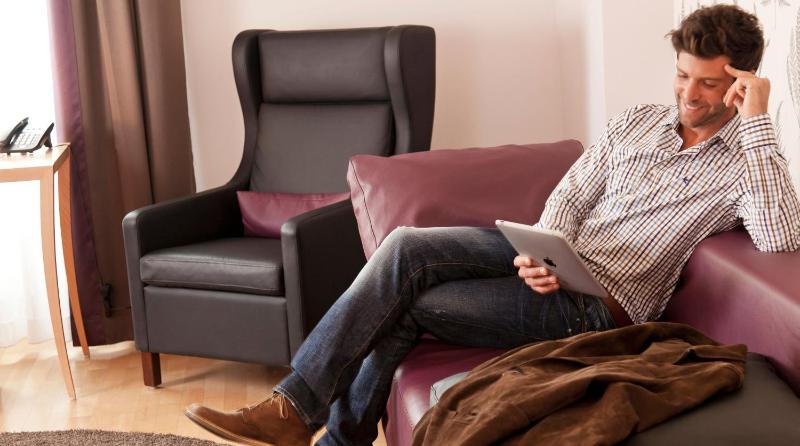 Single Room Orange image 2