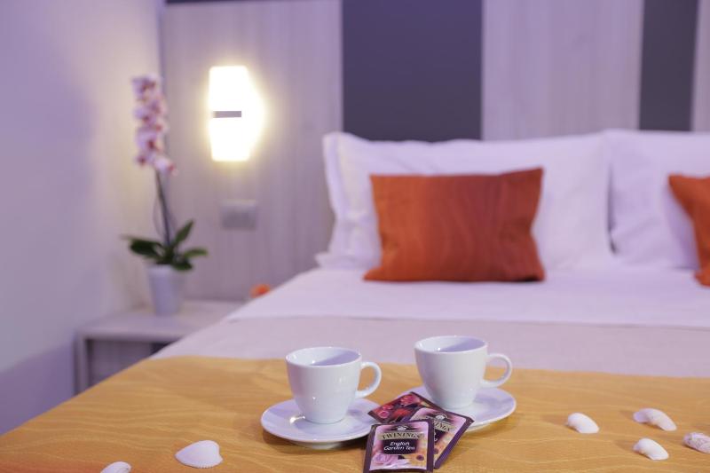Small Double Room image 3