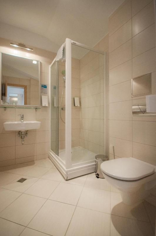 One-Bedroom Apartment with Balcony and Sea View image 2