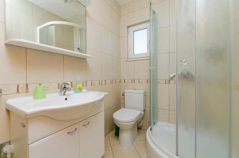 One-Bedroom Apartment with Sea View image 2
