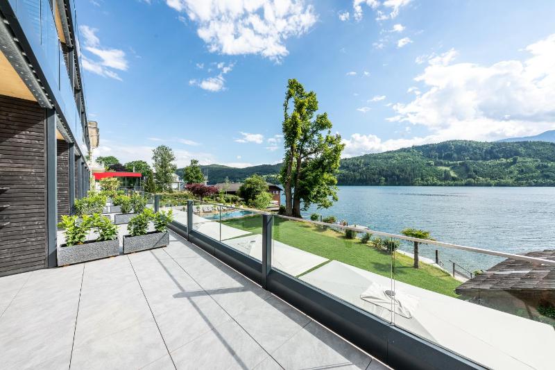 Junior Suite with Balcony image 3