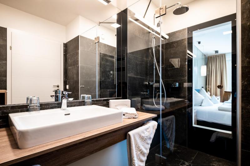 Superior Suite image 3