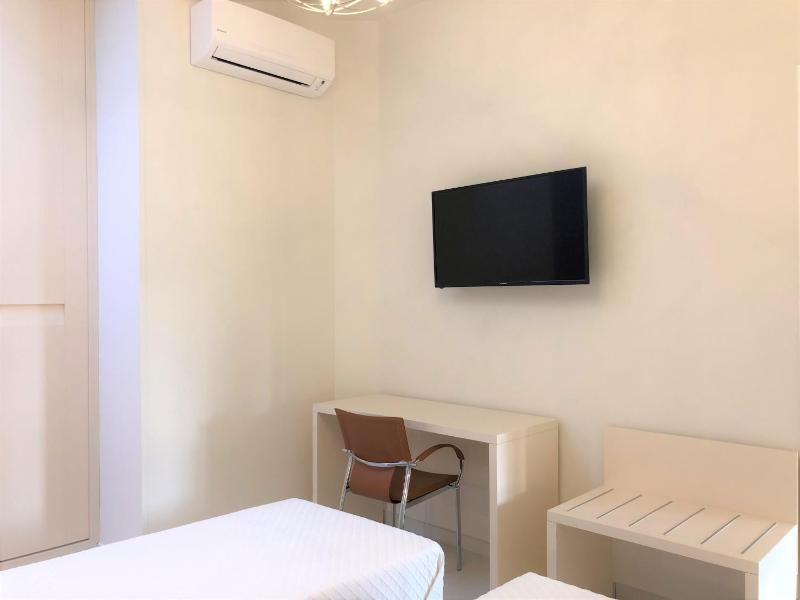 Superior Apartment image 3