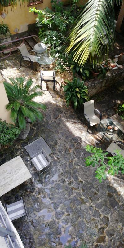Villino with Garden - image 43