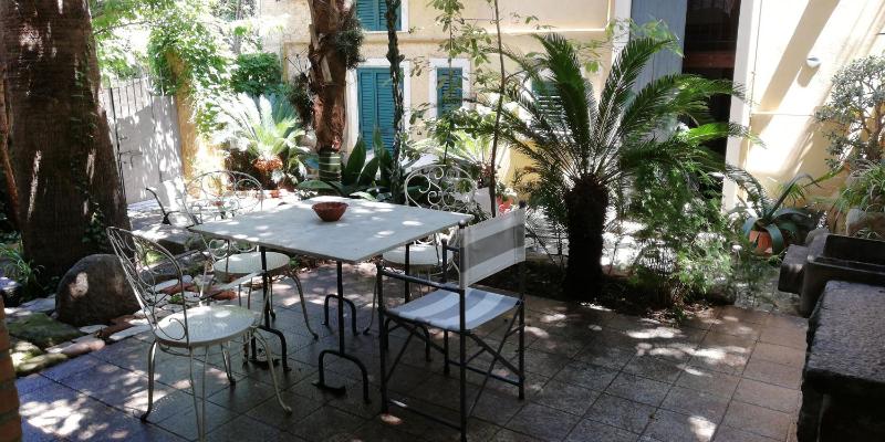 Villino with Garden - image 47
