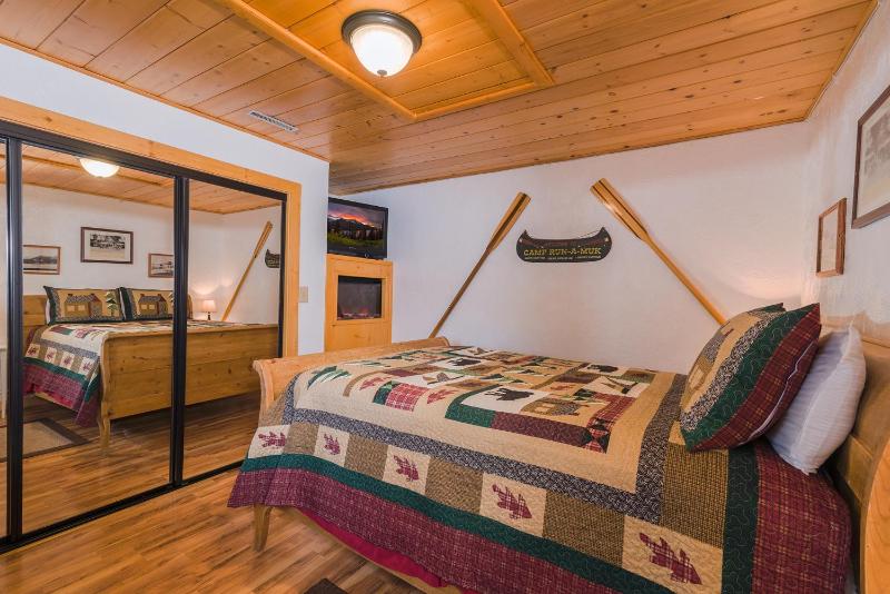 Family Suite with Two Queen Beds image 2