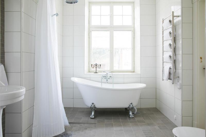 Deluxe Suite image 2