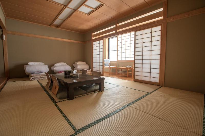 Refre Hotel - image 34