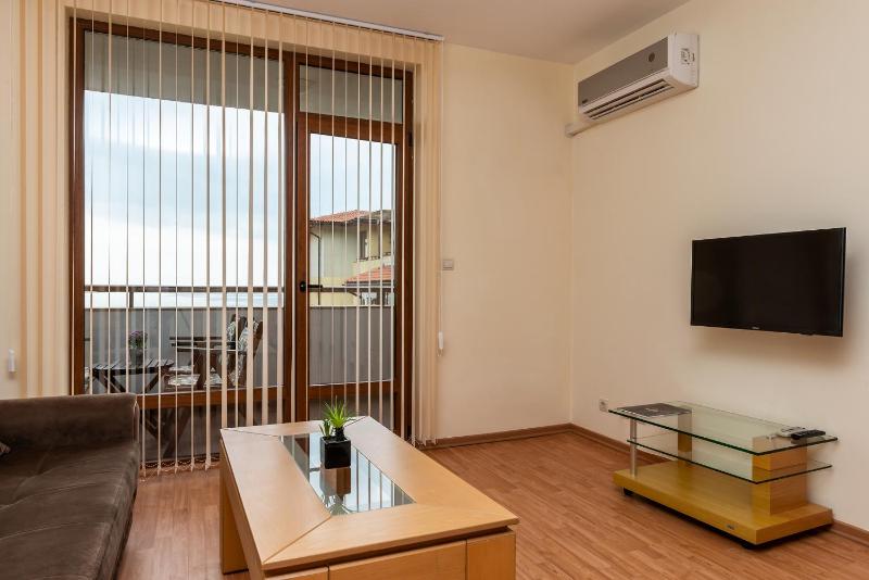 One-Bedroom Apartment image 1
