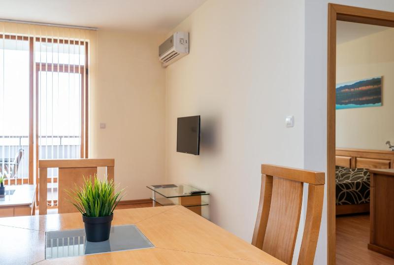 One-Bedroom Apartment image 4
