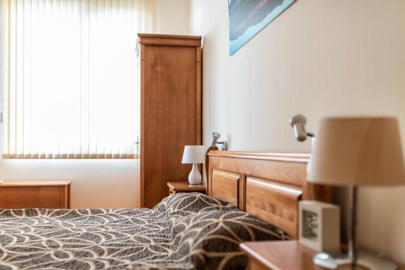 One-Bedroom Apartment image 3