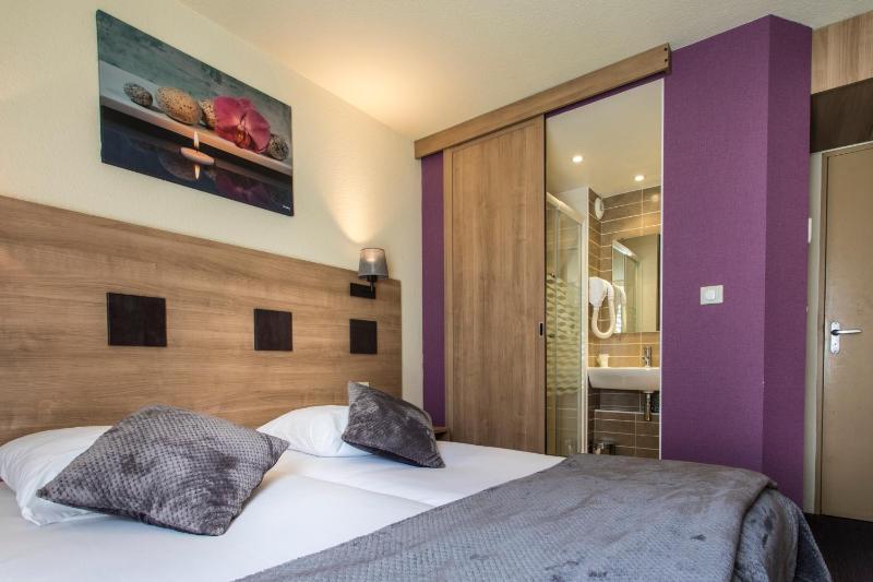 Twin Room image 1