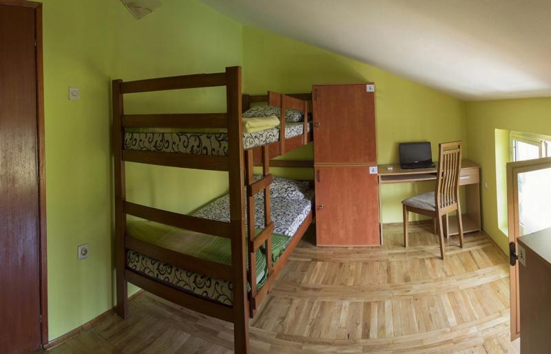 Bed in 4-Bed Dormitory Room image 4