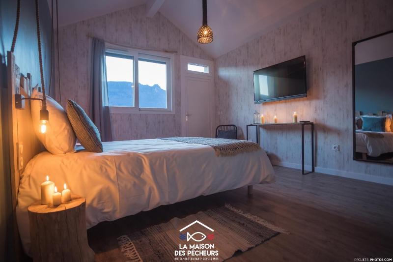 Superior Double Room with Balcony image 2