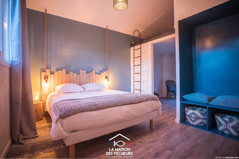 Superior Double Room with Balcony image 4
