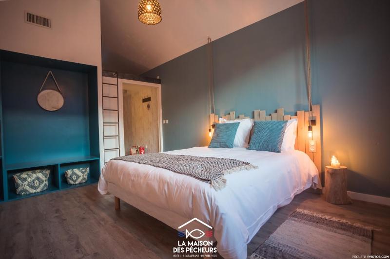 Superior Double Room with Balcony image 3