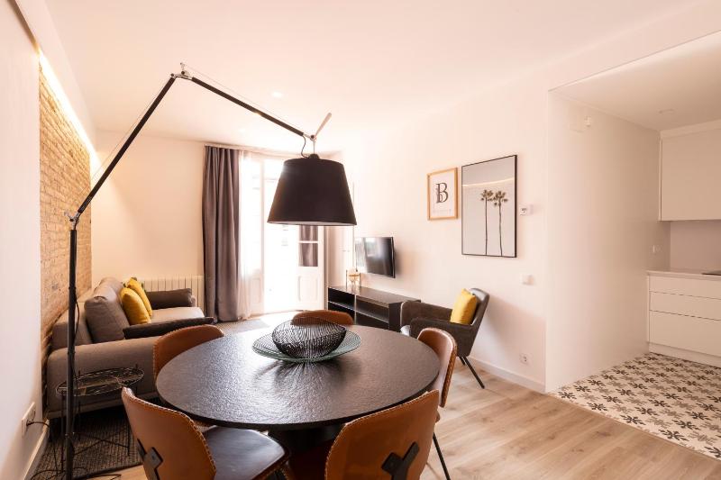 Aspasios Sagrada Familia Apartments - image 3