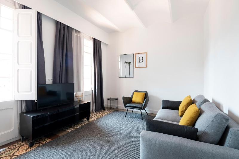 Aspasios Sagrada Familia Apartments - image 7