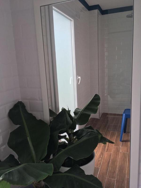 Deluxe Double Room with Extra Bed image 3