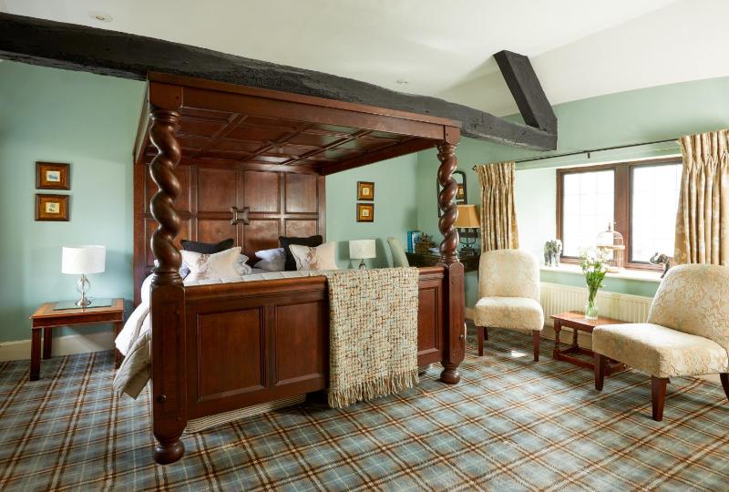 Deluxe Double Room with Four-Poster Bed image 3