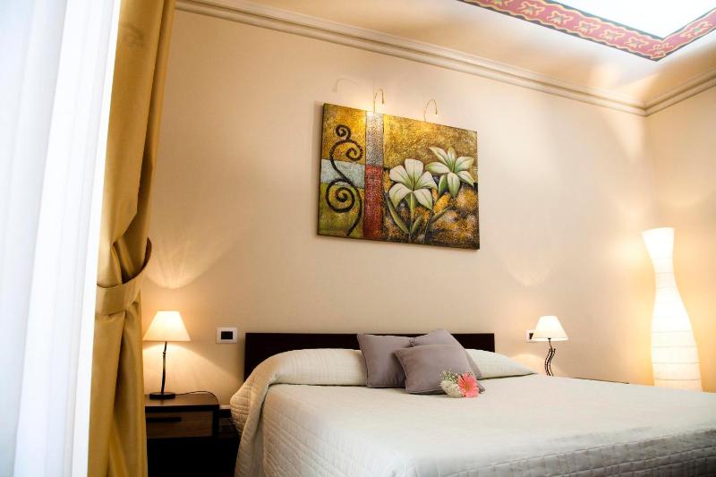 Double Room image 4