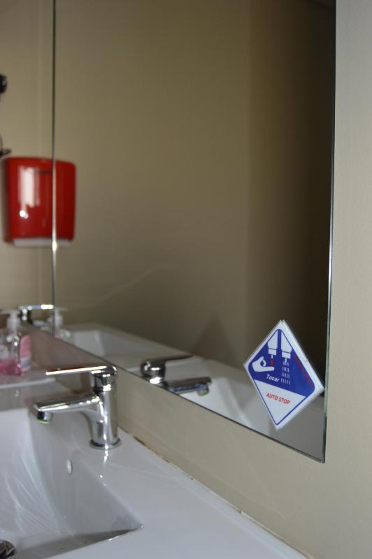 Standard Double or Twin Room with Balcony and Shared Bathroom image 2
