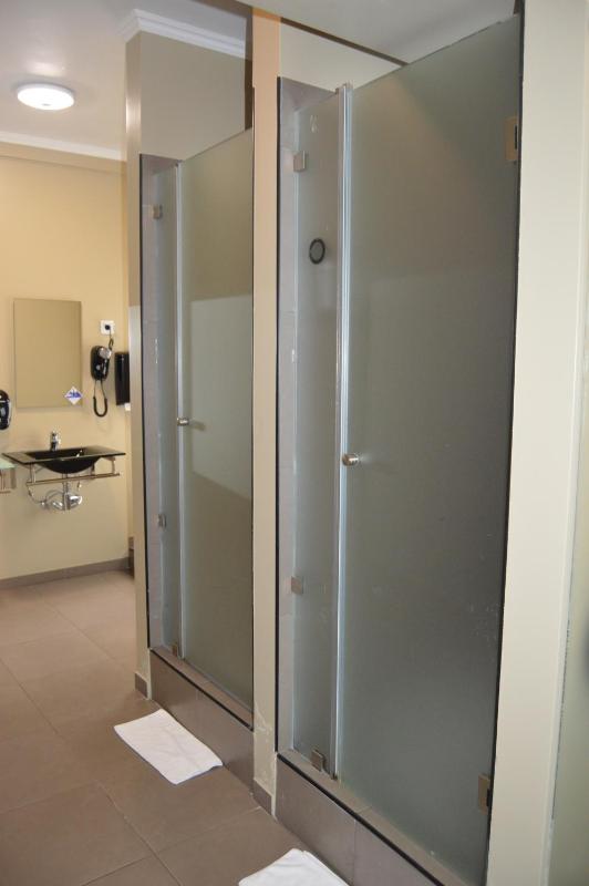 Classic Family Room with Shared Bathroom  image 4