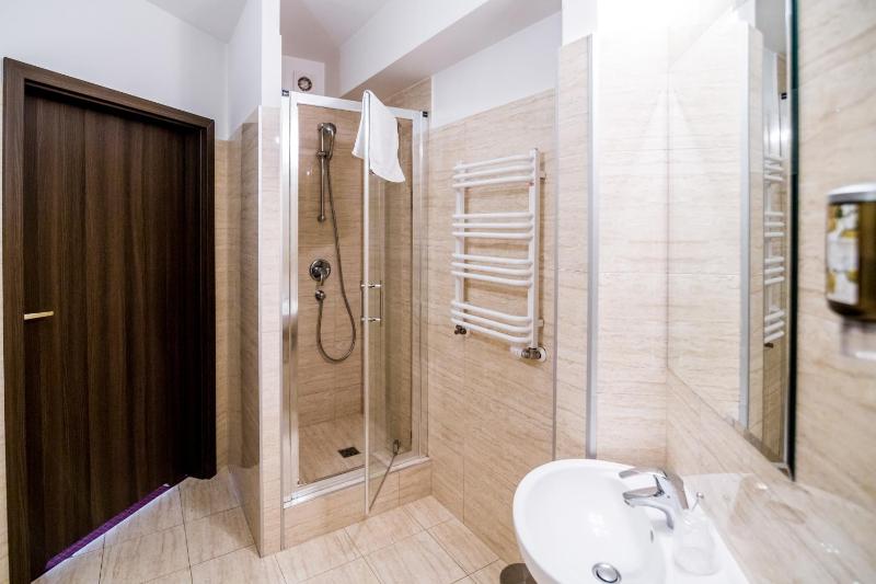 Double or Twin Room image 3