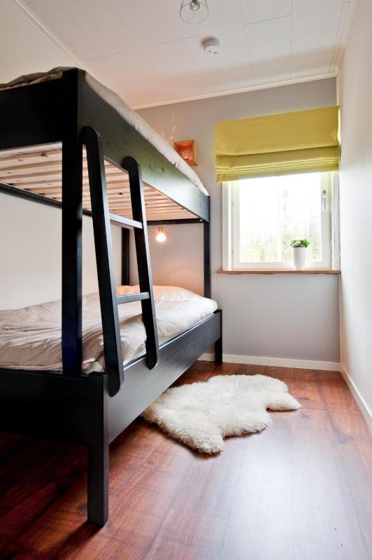 Four-Bedroom Apartment with Sauna (9 Adults) image 3