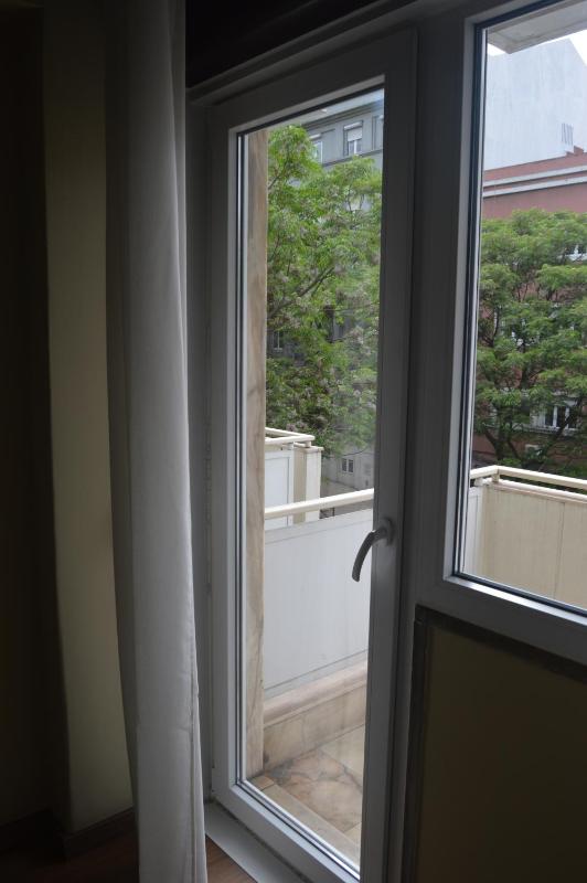 Suite with Balcony image 3
